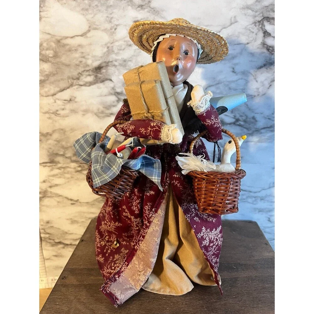Byers Choice 2003 Williamsburg Christmas To Market We Go Woman Candles & Goose